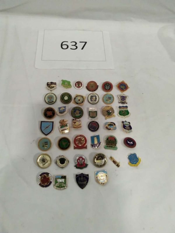 lot 637 collection of vintage Bowling club badges