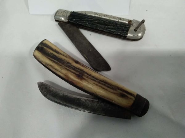 lot 638 2 vintage pen knives