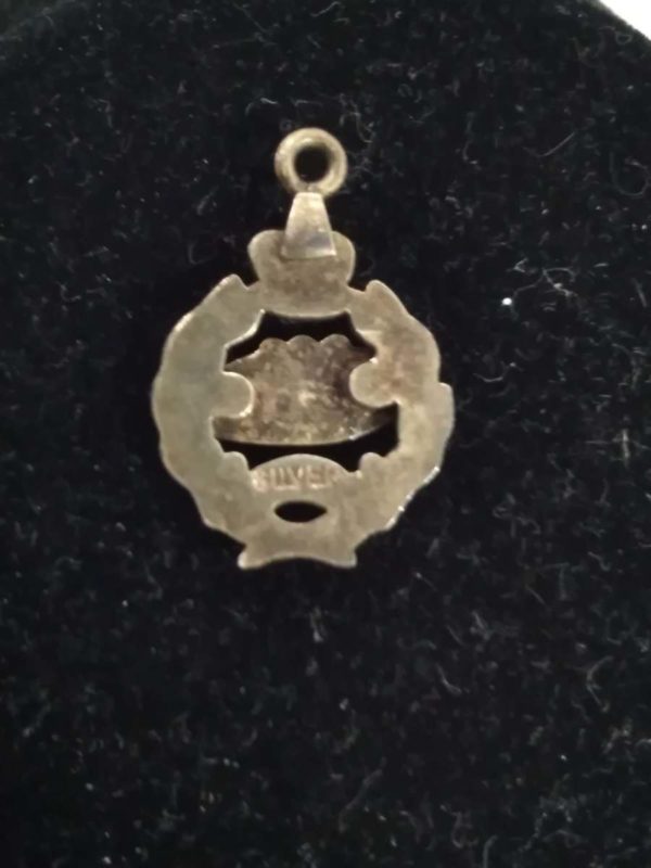 lot 644 sterling silver Tank regiment pendant necklace & spare pendant - Image 3