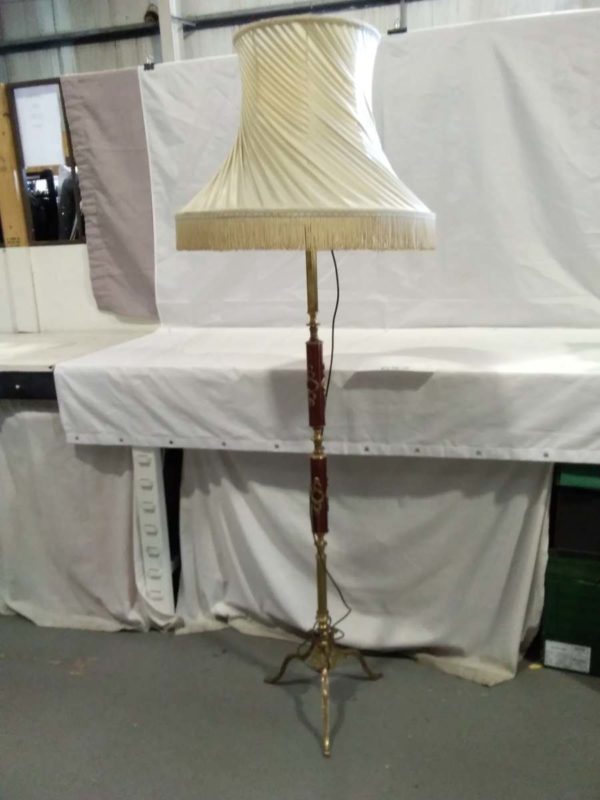 lot 652 vintage standard lamp with shade - Image 3