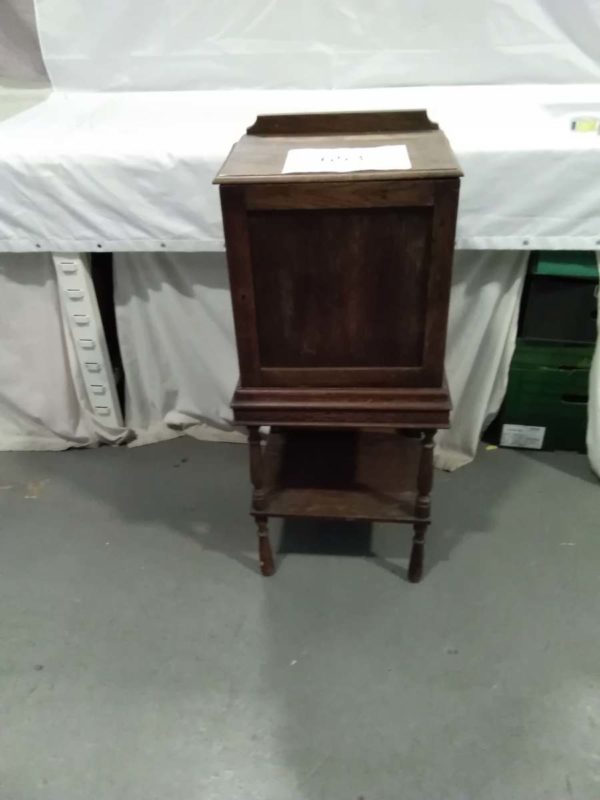 lot 653 free standing antqiue storage / collectors cabinet