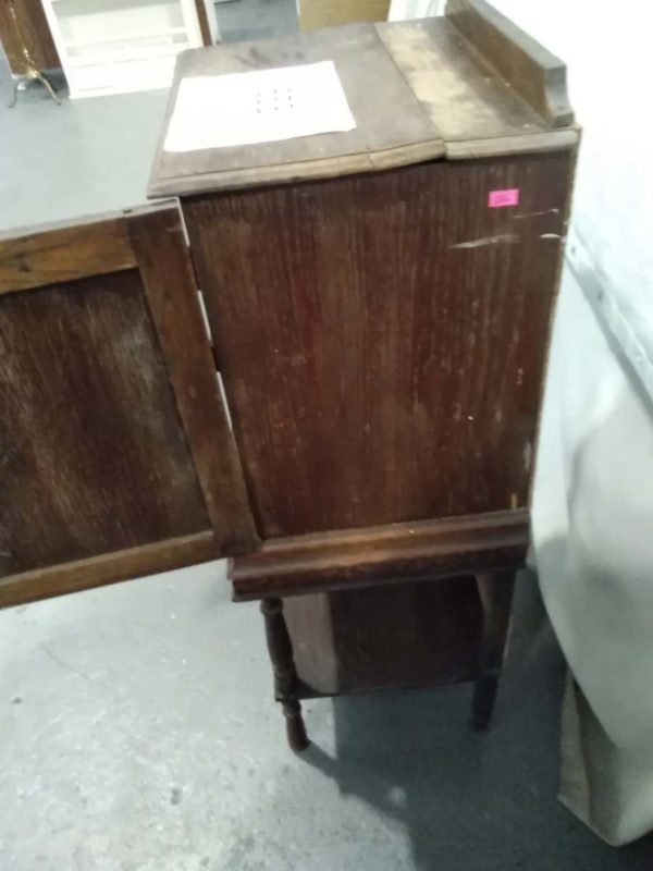 lot 653 free standing antqiue storage / collectors cabinet - Image 4