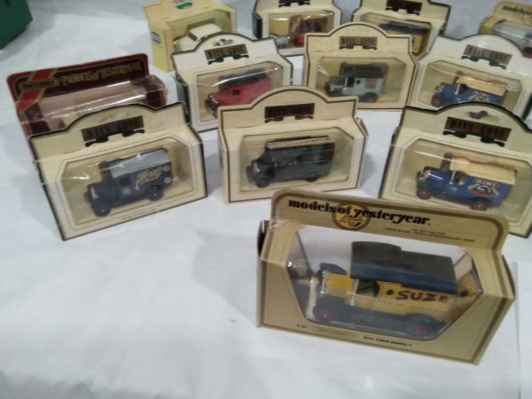 lot 663 15x quantity of diecast model vehicles days gone, yesteryear - Image 5