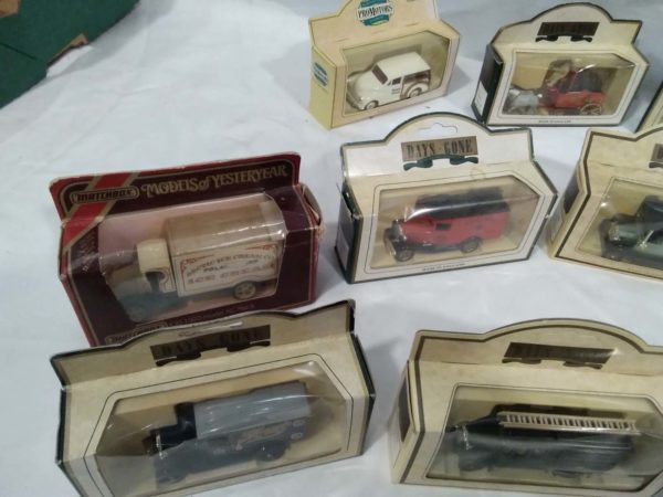 lot 663 15x quantity of diecast model vehicles days gone, yesteryear - Image 3