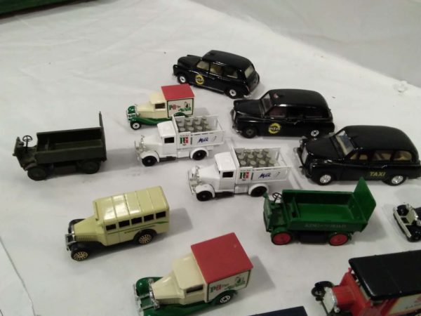 lot 668 quantity of diecast model coaches  inc Matchbox, Corgi, Lledo, Welly - Image 4