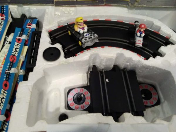 lot 672 Mario cart 1:43 scale inc cars - Image 5