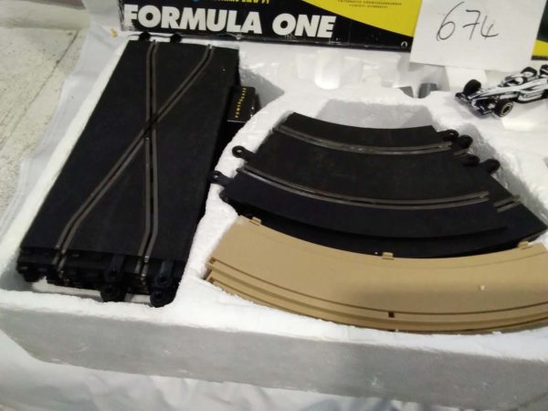 lot 674 Scalextric formular one with cars - Image 5