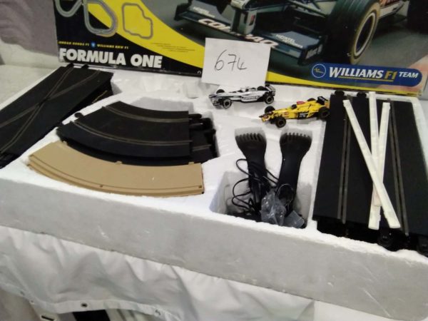 lot 674 Scalextric formular one with cars - Image 3