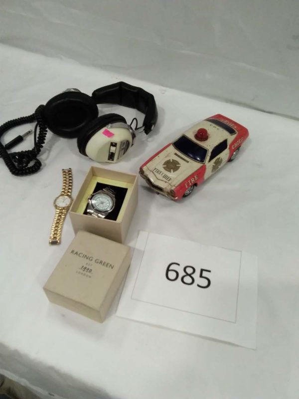 lot 685 head phone , tin plate car, 2 watches – Rotary 10902 & Racing green