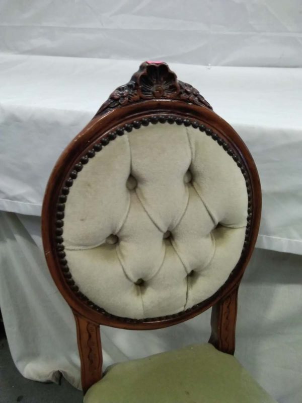 lot 690 vintage upholstered bedroom chair - Image 3