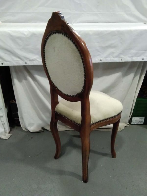 lot 690 vintage upholstered bedroom chair - Image 2