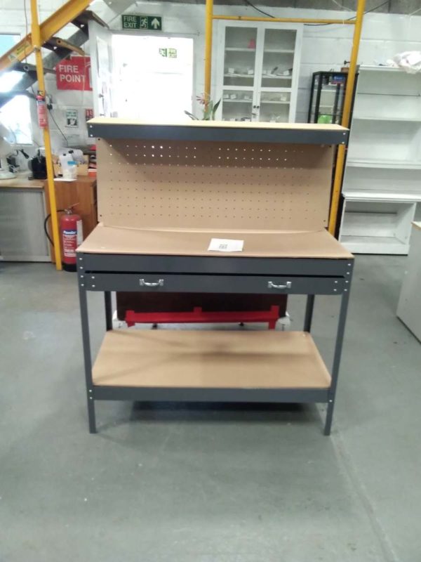 lot 691 garage work bench / station D 55cm x 115cm x 139cm