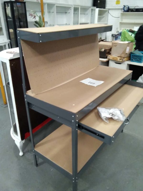 lot 691 garage work bench / station D 55cm x 115cm x 139cm - Image 3