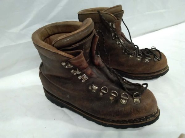 lot 693 Galibier Superguide  vintage mountaineering boots uk 10 - Image 2