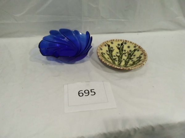 lot 695 tube lined Art Nouveau bowl, Blue Murano style glass bowl