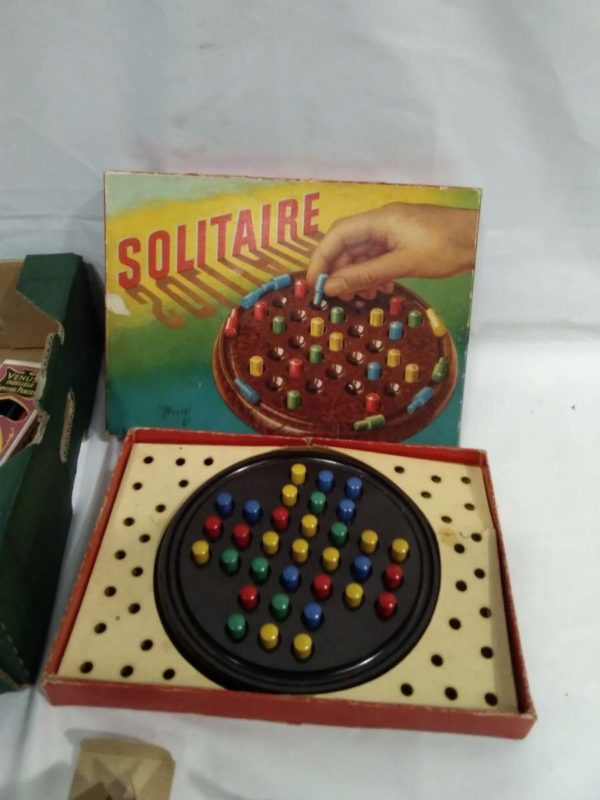 lot 696 vintage games all original & Complete 1970’s Gyroscope, Rubik’s cubes, marbles etc - Image 10