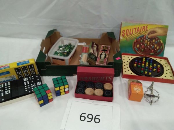 lot 696 vintage games all original & Complete 1970’s Gyroscope, Rubik’s cubes, marbles etc - Image 4