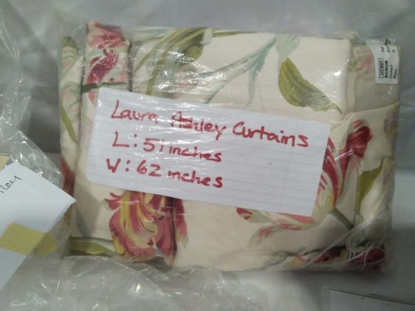 lot 704 Laura Ashley Curtains, shades & fabric plus vintage linen - Image 5