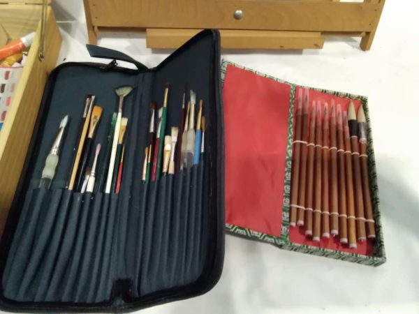 lot 708 Artist items, easels, brushes, pencils, paints - Image 3