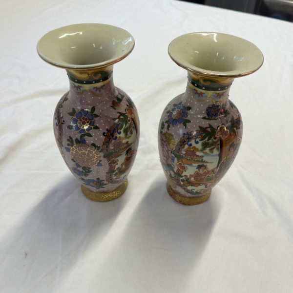 LOT 1008- TWO JAPANESE STYLE VASES 8 INCHES INCHES HIGH(FFORESTFACH)