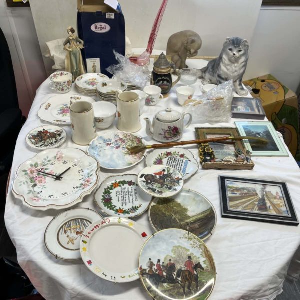 LOT 1009 – MIXED LOT OF CHINA AND ODDS (FFORESTFACH)