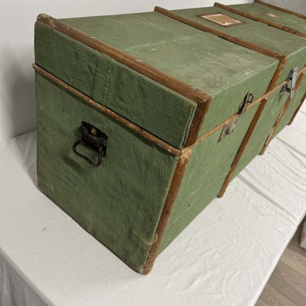 Lot 1017 – Vintage Green Trunk (Collection Fforestfach) - Image 6