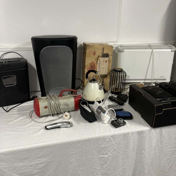 Lot 1018 – Mixed lot of electrical items including vintage hoover (Collection Fforestfach)