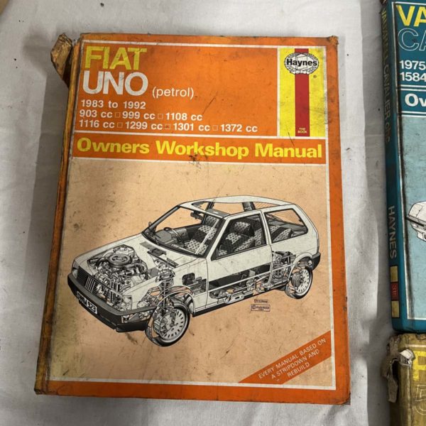 Lot 1029 – Collection Of Hanes Car Manuals (Collection Fforestfach) - Image 10