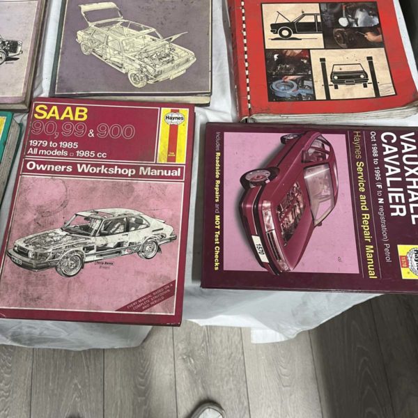 Lot 1029 – Collection Of Hanes Car Manuals (Collection Fforestfach) - Image 4