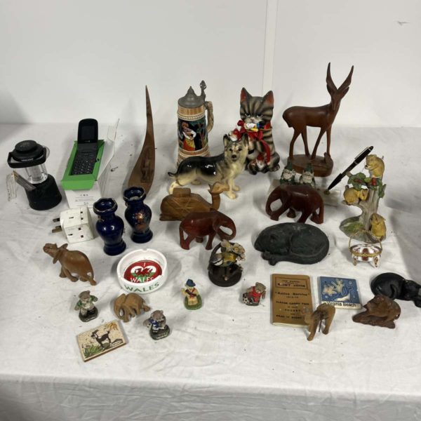 Lot 1033 – Miscellaneous Items Including Mobile Phone (Collection Fforestfach)