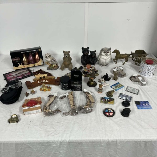 Lot 1034 – Collection Of Animal Ornaments + Odds (Collection Fforestfach)