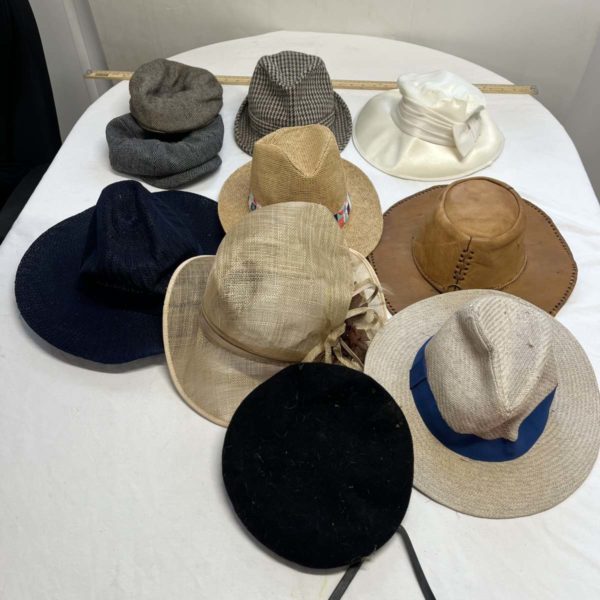 1052 – Selection Of Hats (Collection Fforestfach)