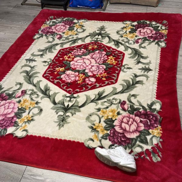 1071 – Large Floral Blanket  (Fforestfach Collection) - Image 3