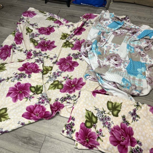 1073 – X 4 Floral Throws 180 x 200cm  (Fforestfach Collection)