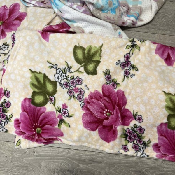 1073 – X 4 Floral Throws 180 x 200cm  (Fforestfach Collection) - Image 4