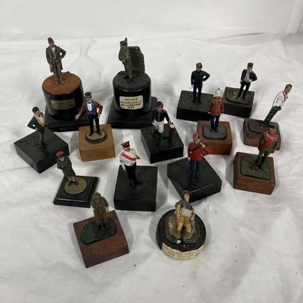 1081 – Collection Of 15 Military Miniatures 1 Wounded  (Fforestfach Collection)