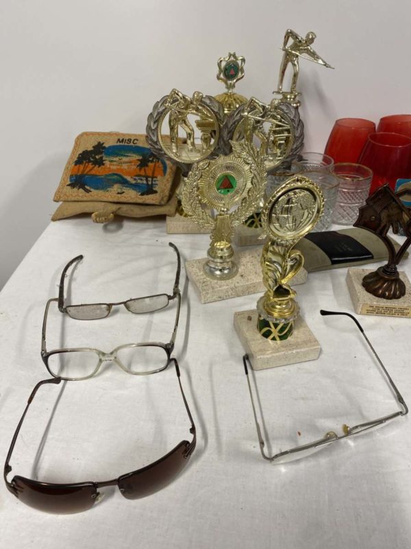 Lot 1016 – Miscellaneous Chinaware, Glassware + Odds (Collection Fforestfach) - Image 2