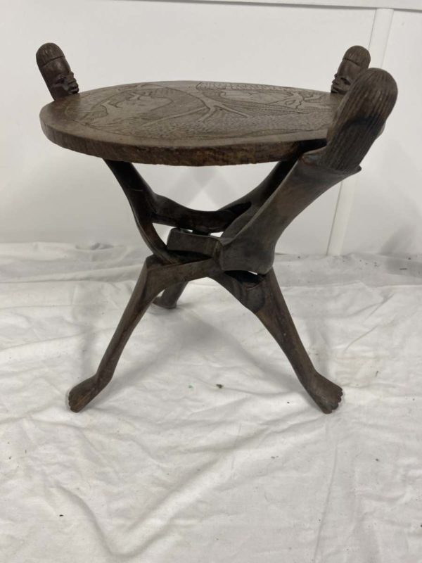 DD2023-WOOD CARVED TABLE WITH HEADS