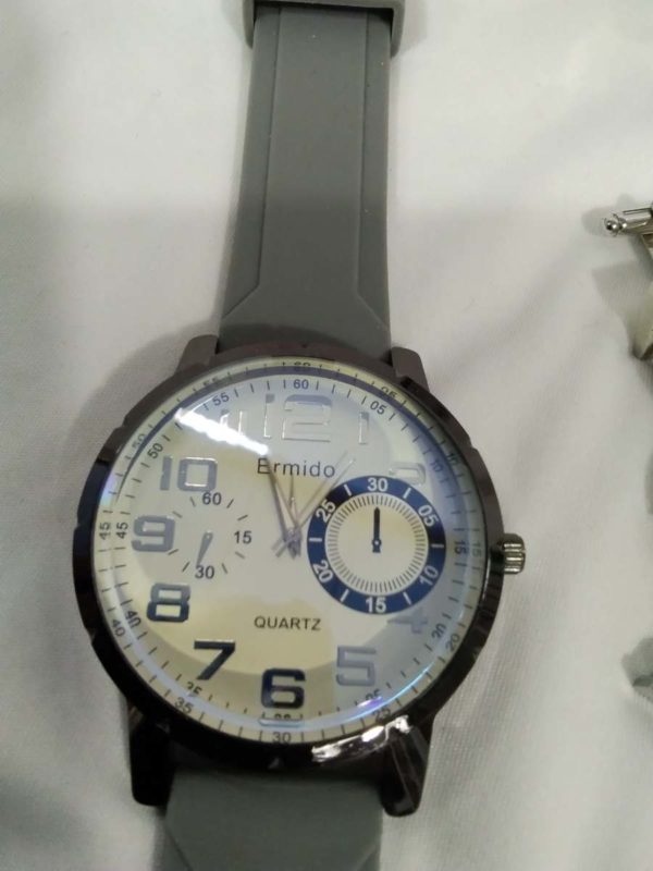 lot 132 gentlemans cufflinks & Ermido watch - Image 2