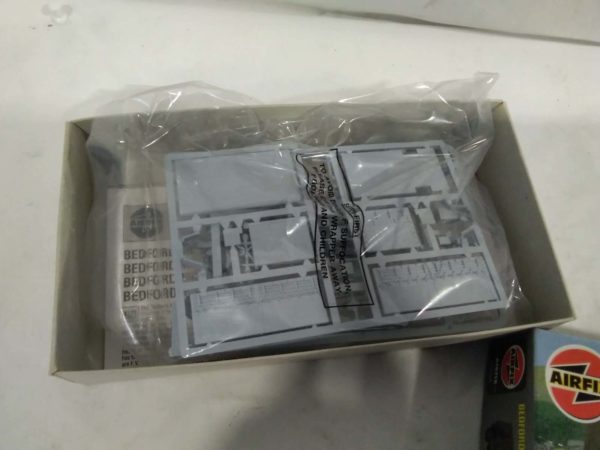 lot 166 Airfix Bedford MK 1 Tonne Truck ( package still sealed) - Image 3