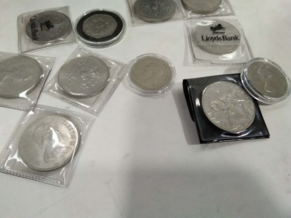 lot 170 assorted coins loose & in folder - Image 7