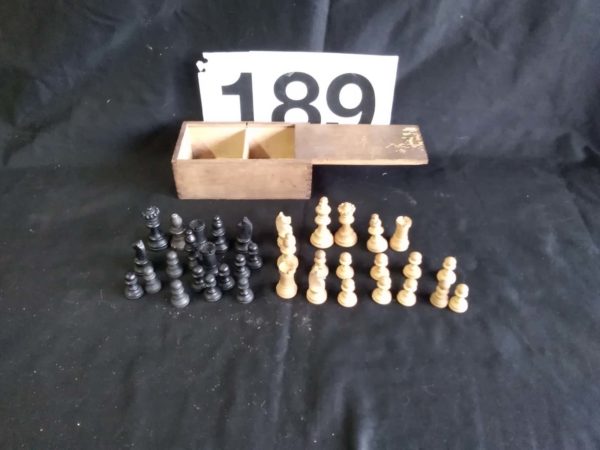 lot 189 boxed wooden stautoon style chess set