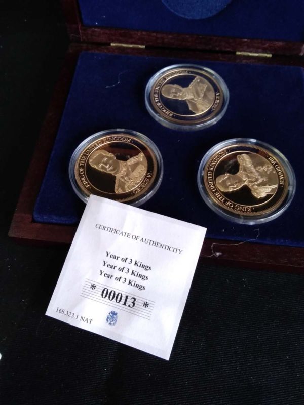 lot 199 cased gold plated year of the 3 kings proof coin set