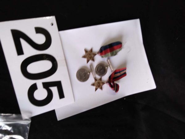 lot 205 group of 4 WW2 medals - Image 2