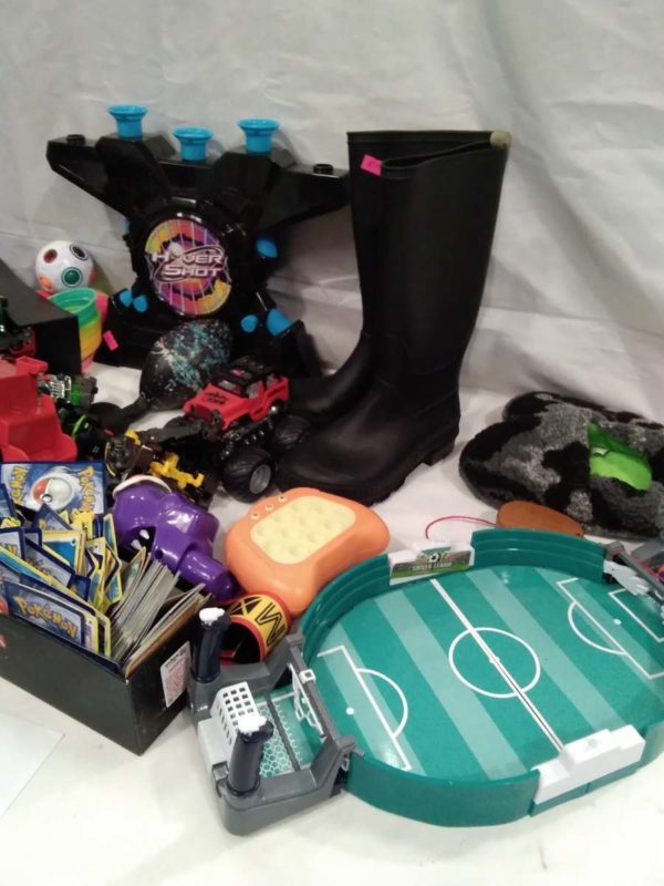 lot 231 mixed toy’s, model cars & wellies size 13 - Image 6