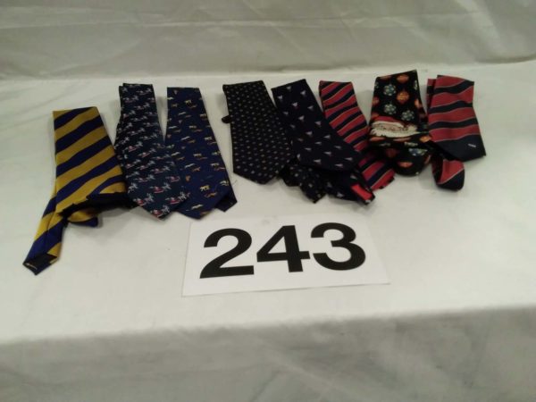 lot 243 8 x gents ties including Xmas