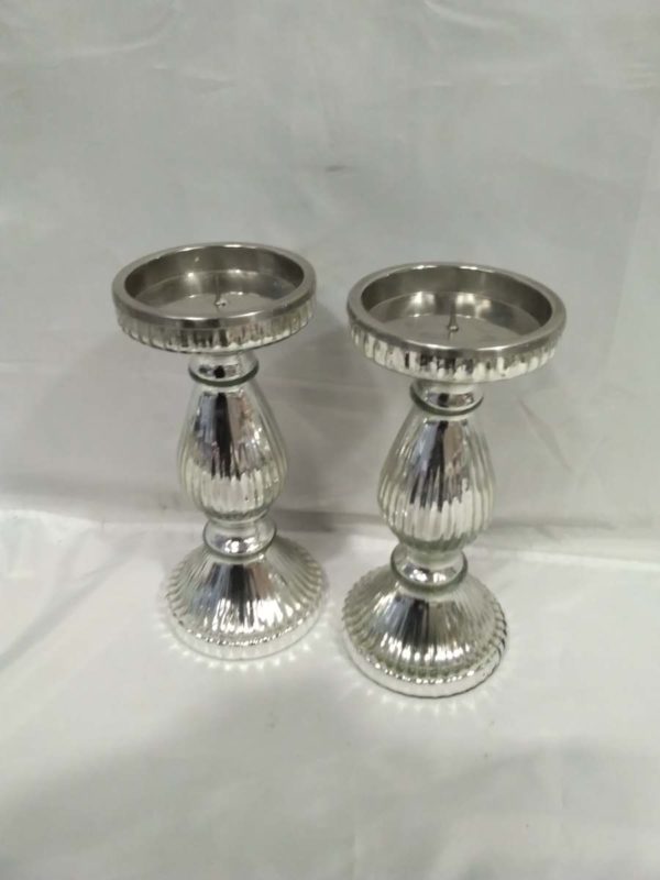 lot 244 pair of candlesticks & 4 x collectors plates - Image 3