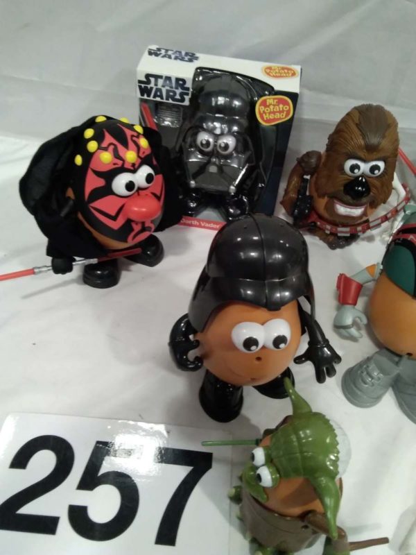 lot 257 Star Wars figures including Mr Potato Head - Image 10