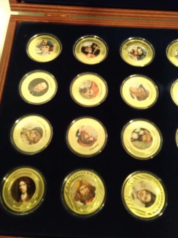 lot 263 complete boxed set of ‘Pirates of the Oceans’ coins in presentation case - Image 5