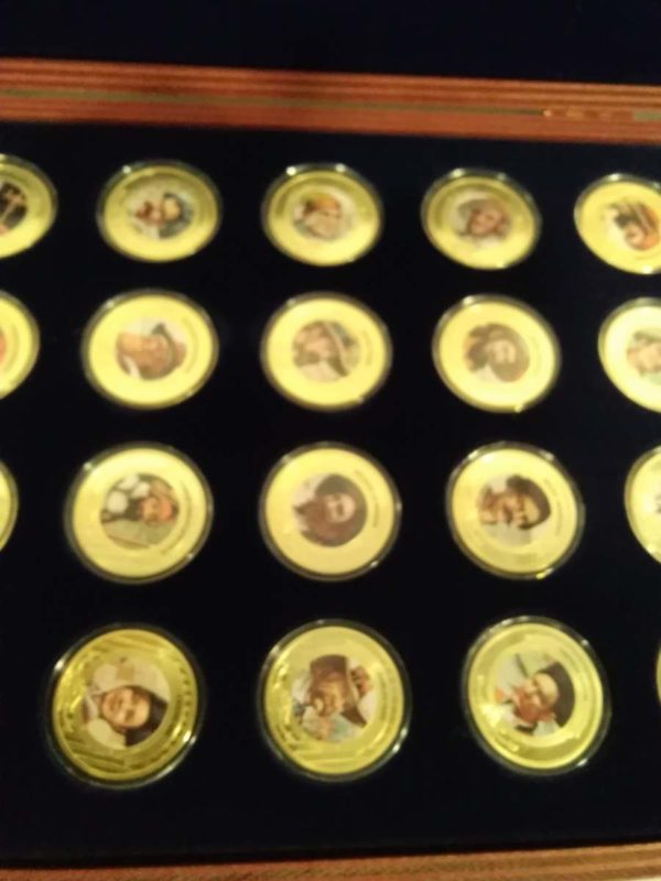 lot 263 complete boxed set of ‘Pirates of the Oceans’ coins in presentation case - Image 4